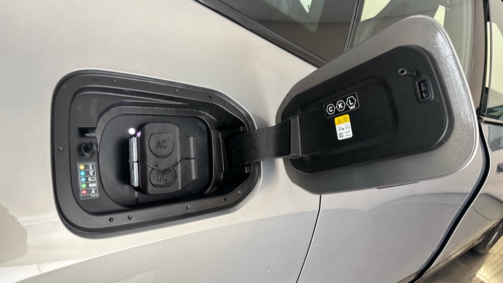 BMW iX Image 21