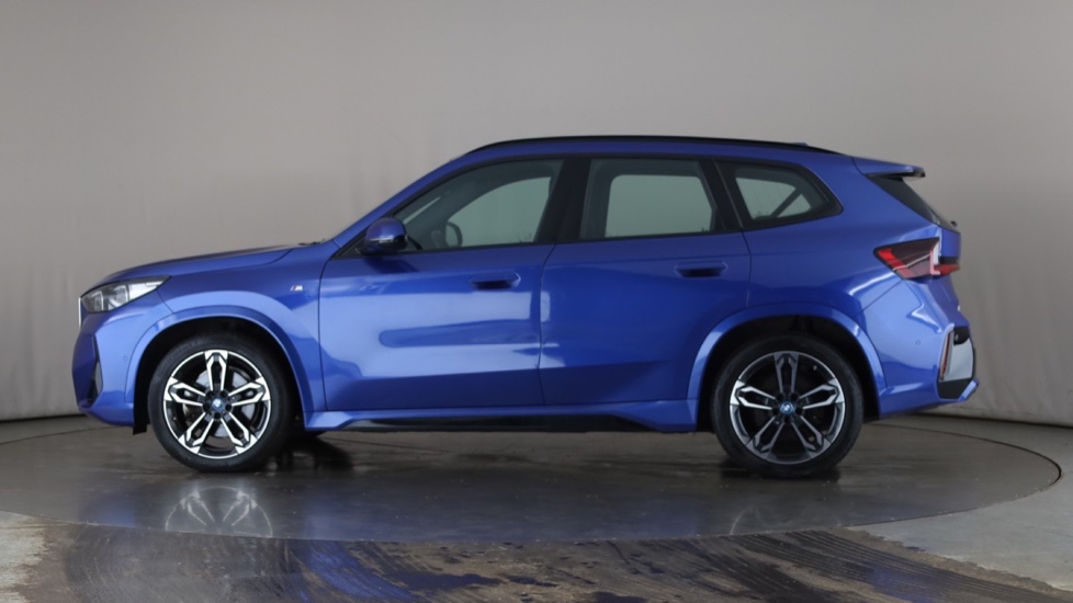 BMW iX1 Image 2