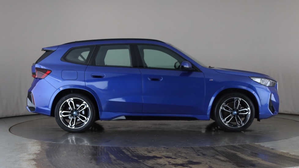BMW iX1 Image 6