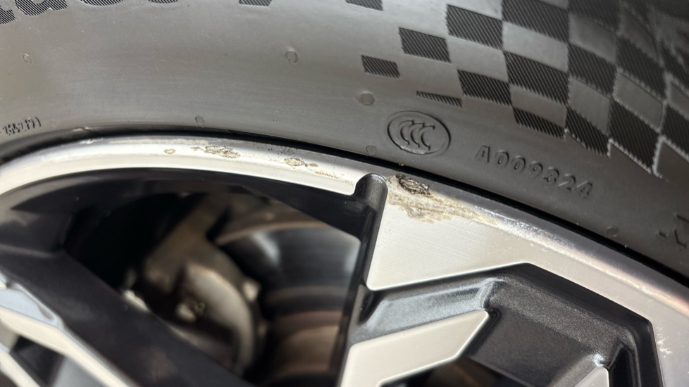 BMW iX1 Scuff