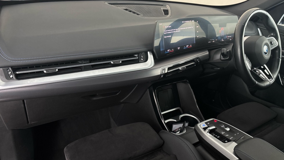 BMW iX1 Image 10