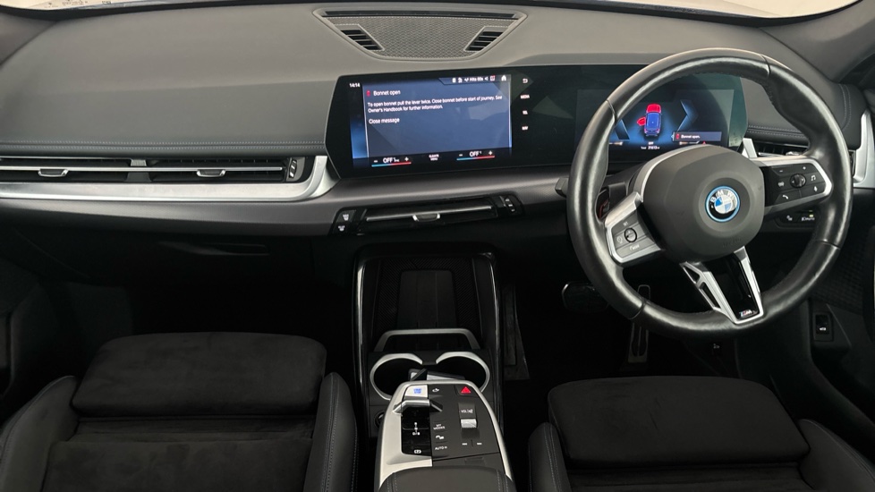 BMW iX1 Image 11