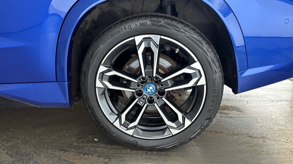 BMW iX1 Image 18