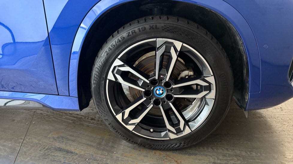 BMW iX1 Image 20