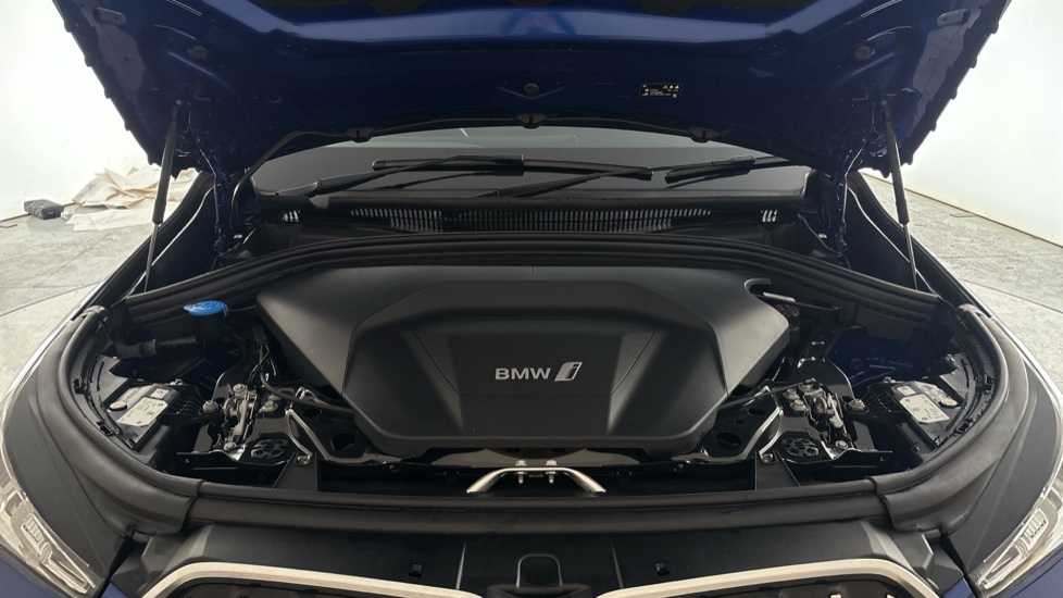 BMW iX1 Image 16