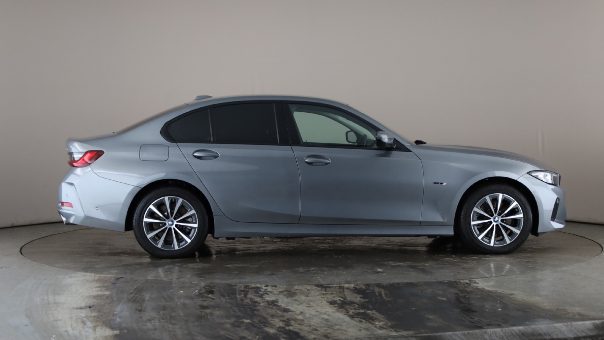 4020662 330e Sport 4dr Step Auto