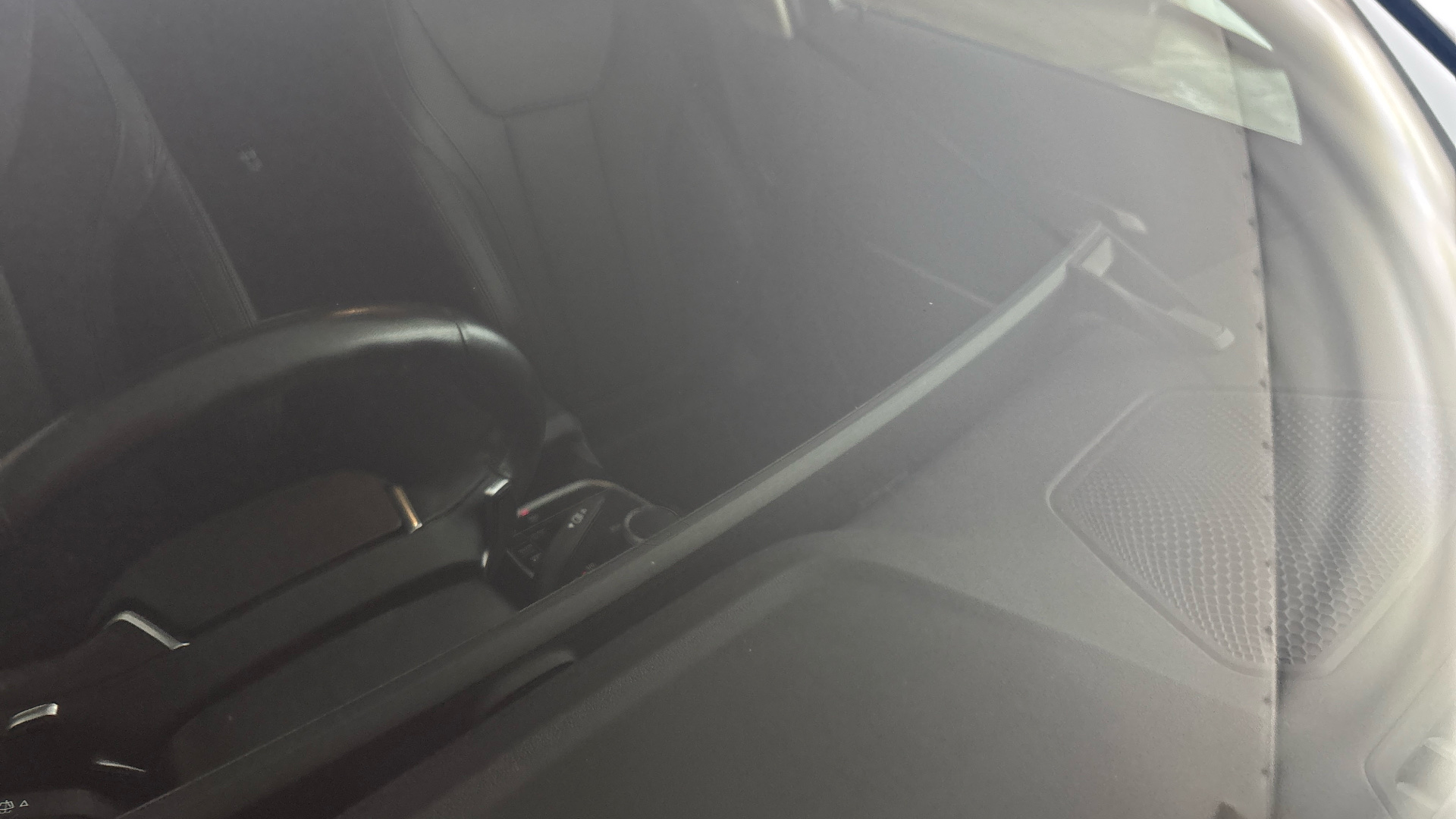 4020662 330e Sport 4dr Step Auto