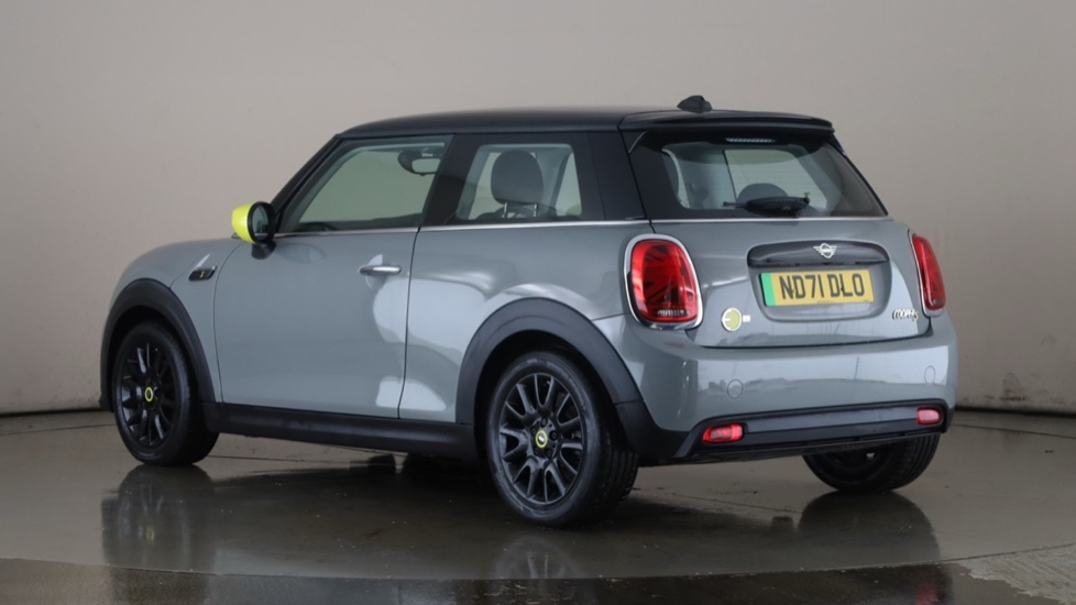 MINI HATCHBACK Image 3