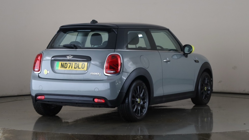 MINI HATCHBACK Image 5