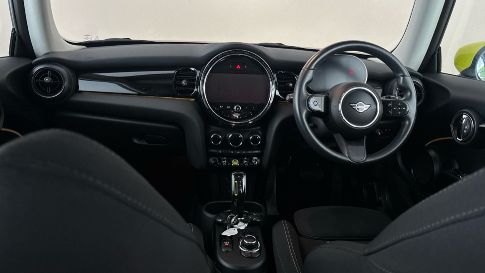 MINI HATCHBACK Image 11