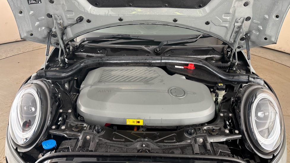 MINI HATCHBACK Image 16