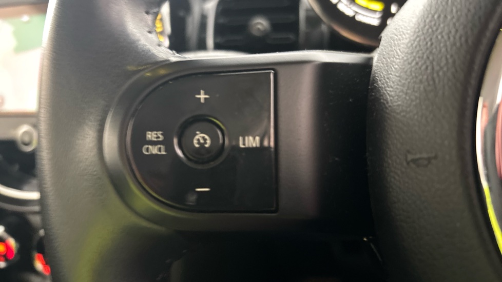 MINI HATCHBACK cruise control