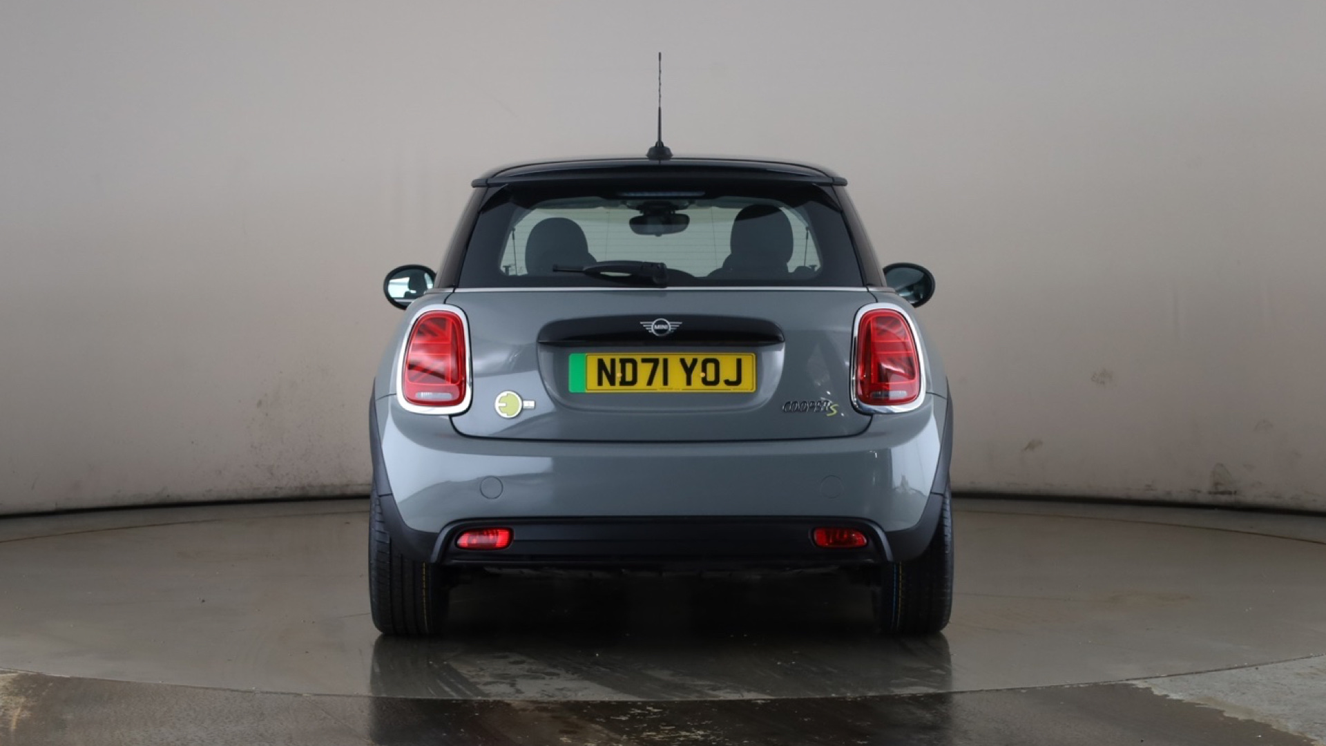 4060160 135kW Cooper S Level 1 33kWh 3dr Auto