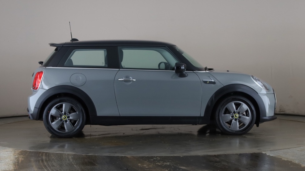 MINI HATCHBACK Image 6