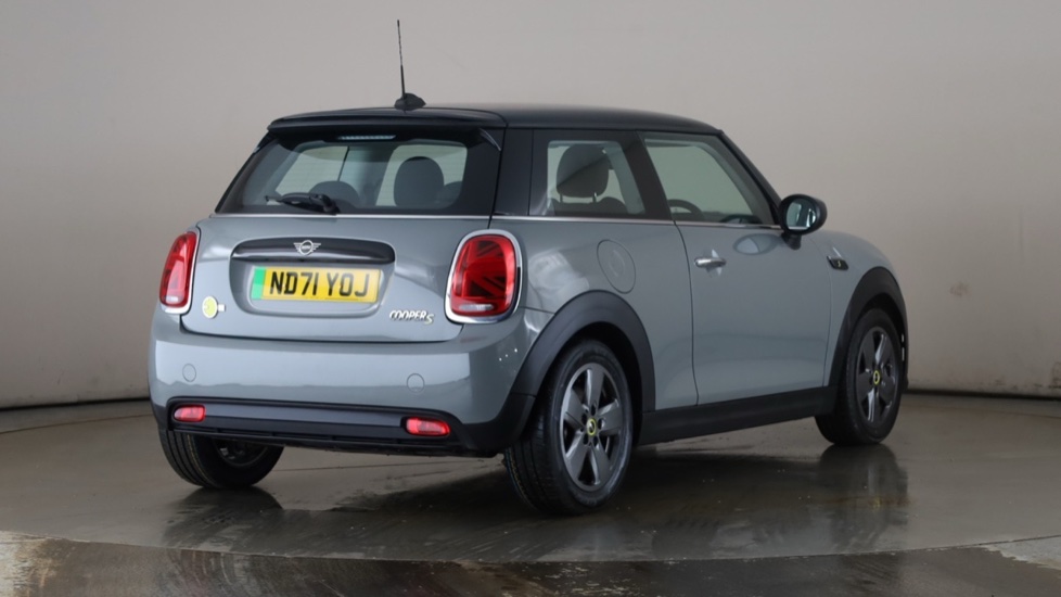MINI HATCHBACK Image 5