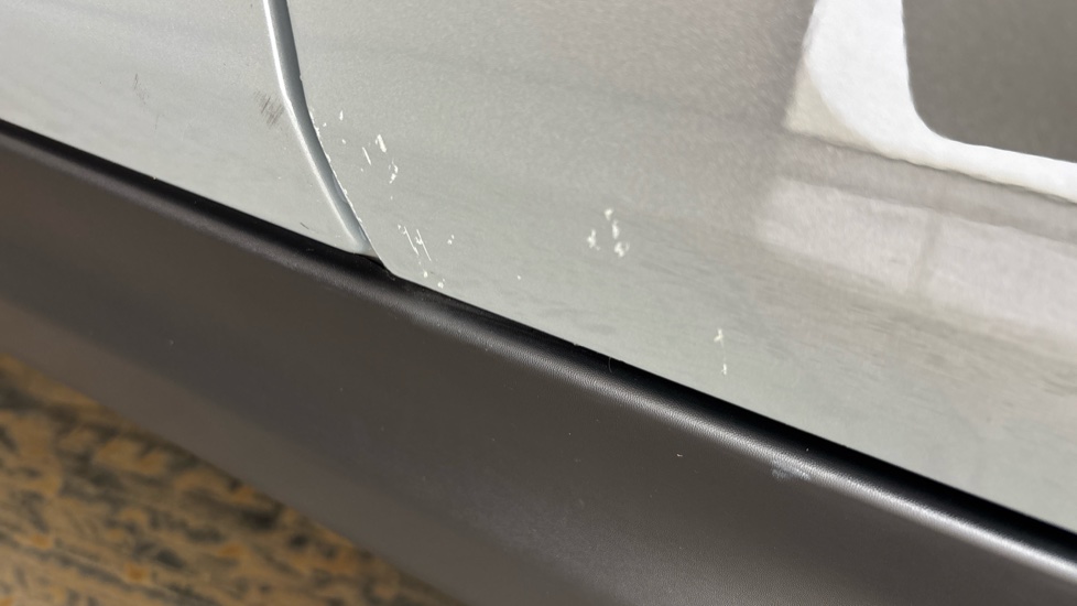 MINI HATCHBACK Scratches and chips