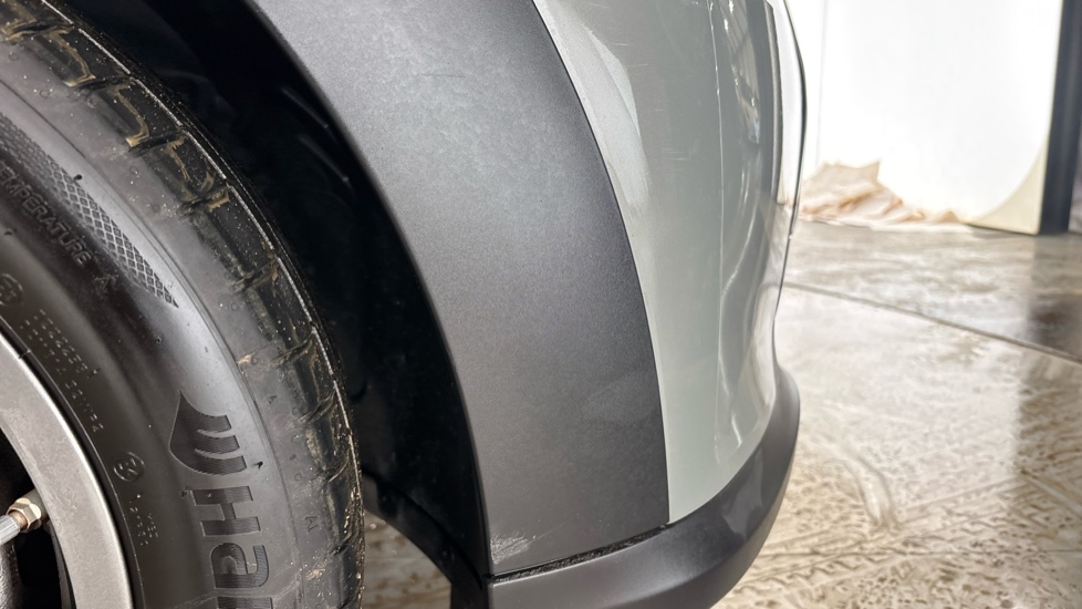 MINI HATCHBACK Scratches and scuff