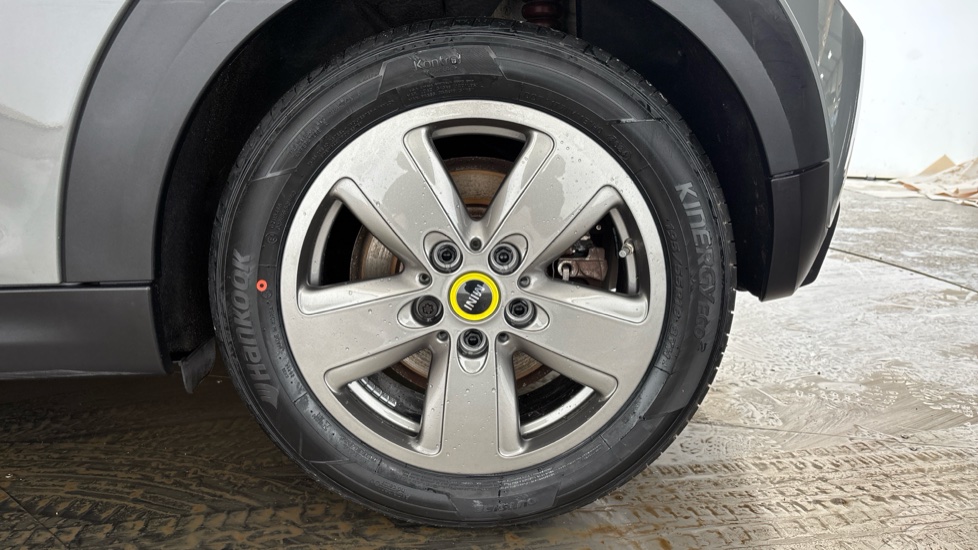 MINI HATCHBACK Image 18