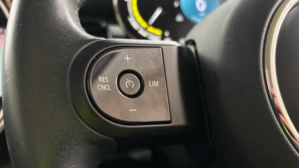 MINI HATCHBACK cruise control