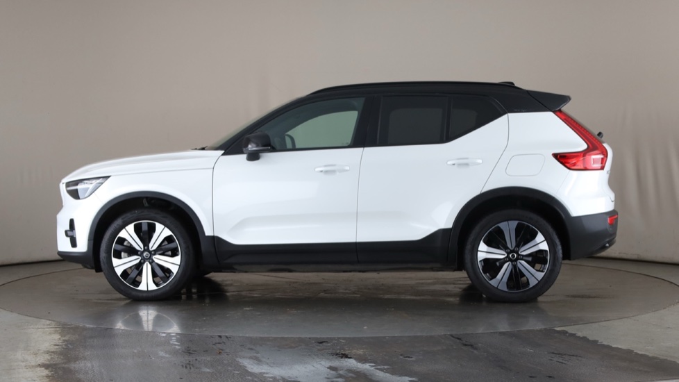 VOLVO XC40 Image 2