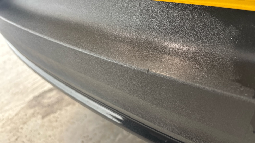 VOLVO XC40 Scuff
