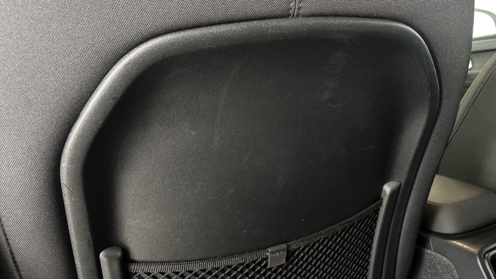 VOLVO XC40 Scuff