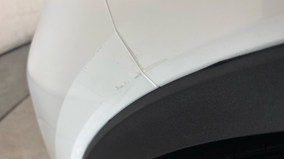VOLVO XC40 Scuff