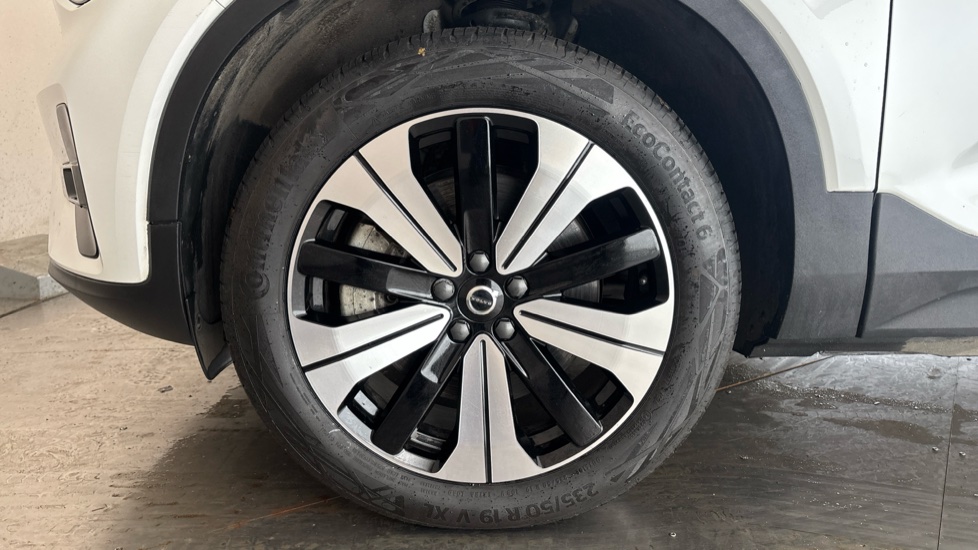 VOLVO XC40 Image 17