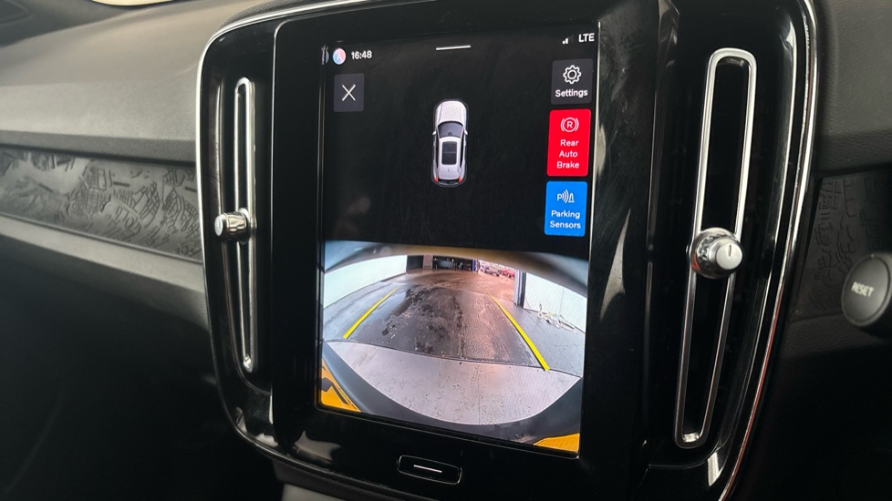 VOLVO XC40 Reverse camera