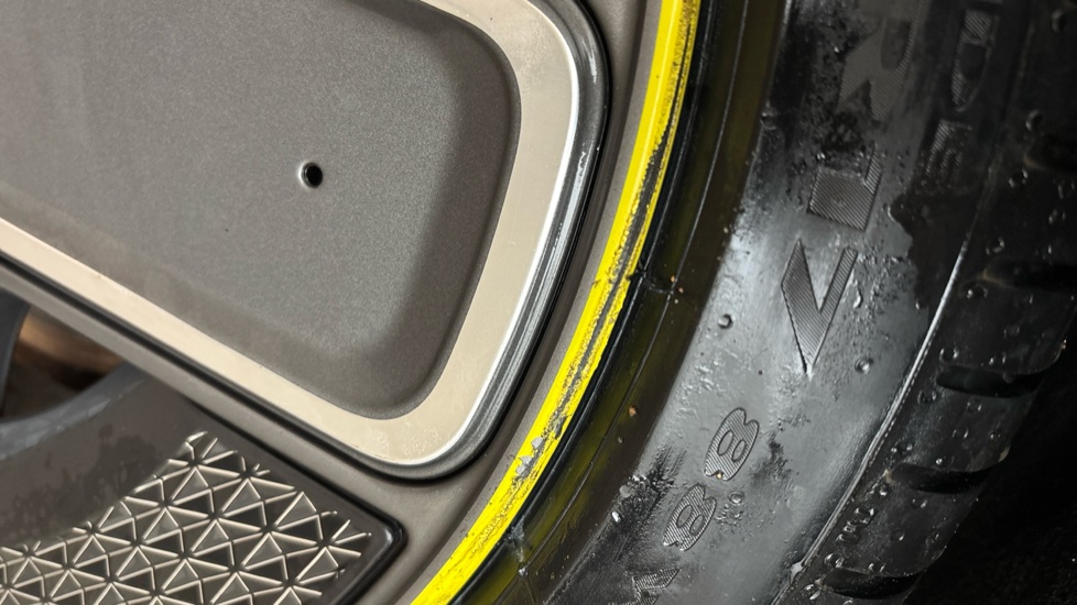 MINI HATCHBACK Scuff