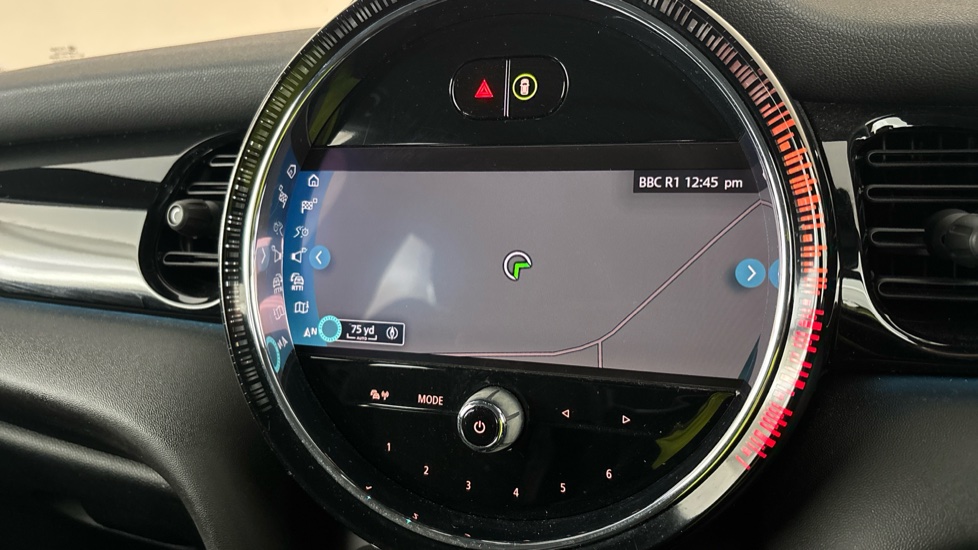 MINI HATCHBACK Image 12