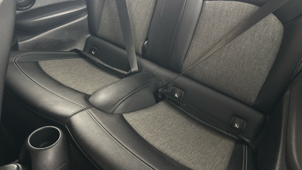 MINI HATCHBACK Image 14