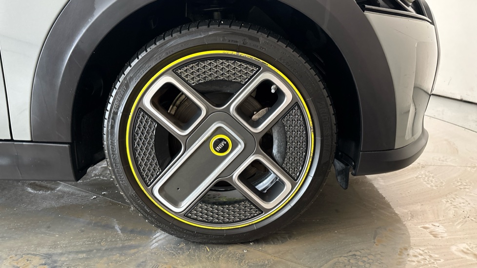 MINI HATCHBACK Image 20