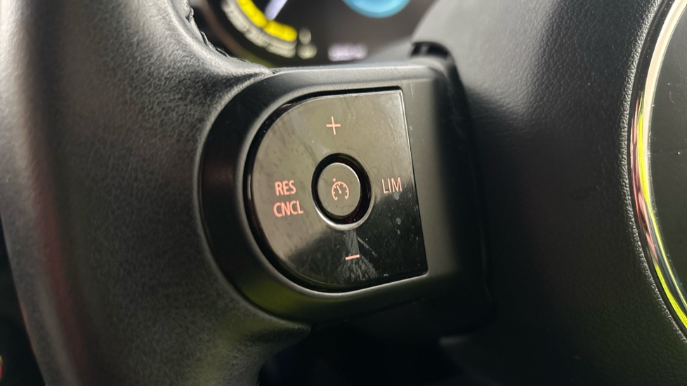 MINI HATCHBACK cruise control