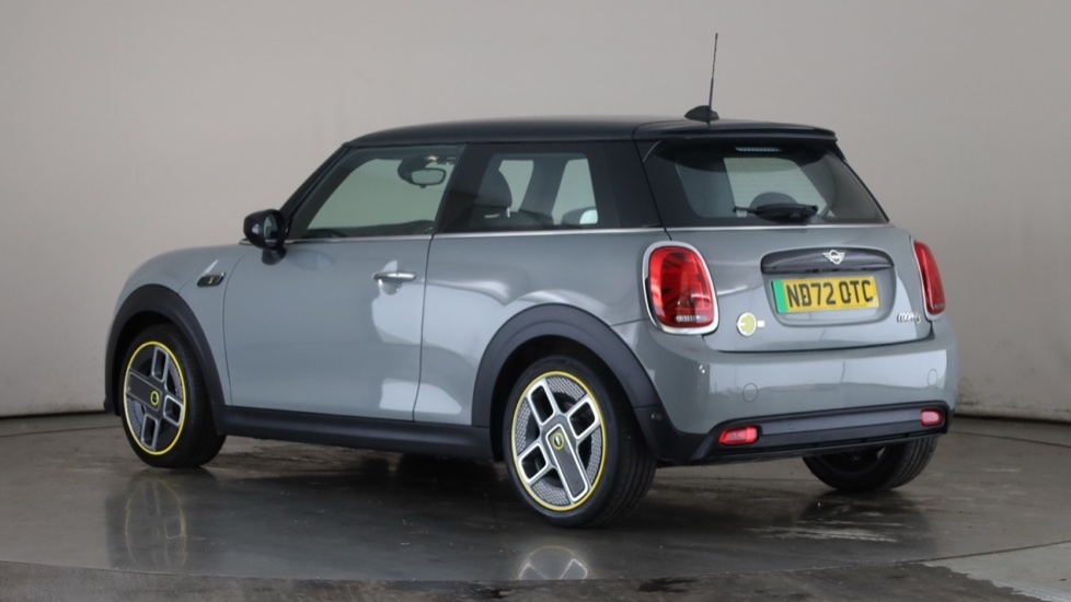 MINI HATCHBACK Image 3
