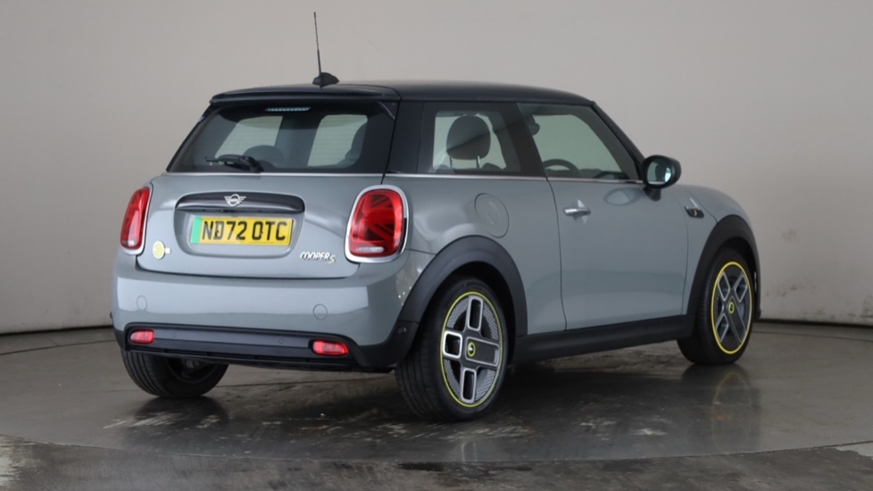 MINI HATCHBACK Image 5