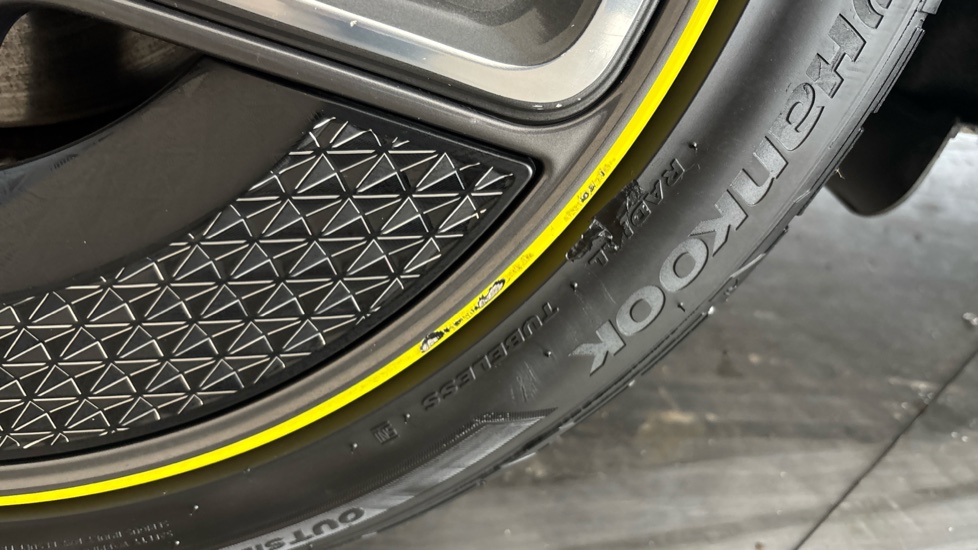 MINI HATCHBACK scuff