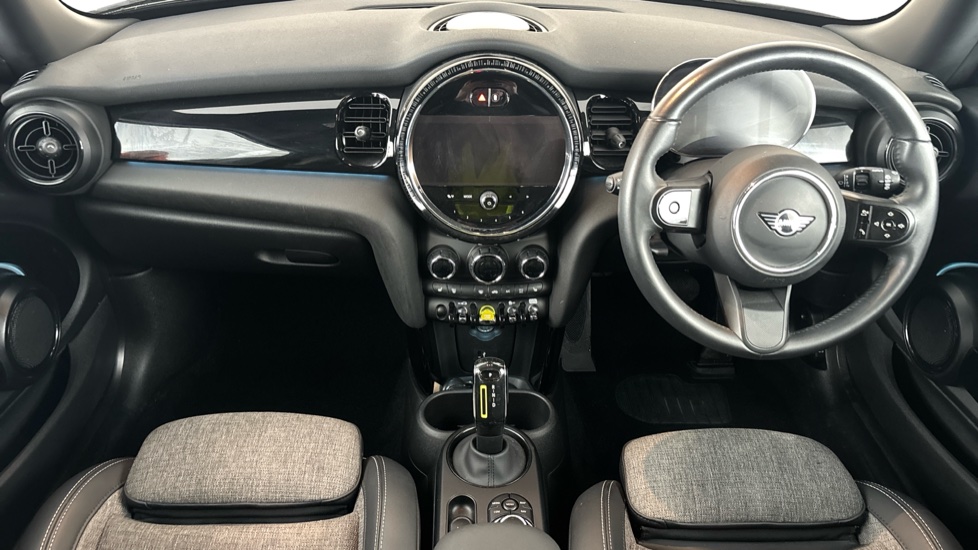 MINI HATCHBACK Image 11