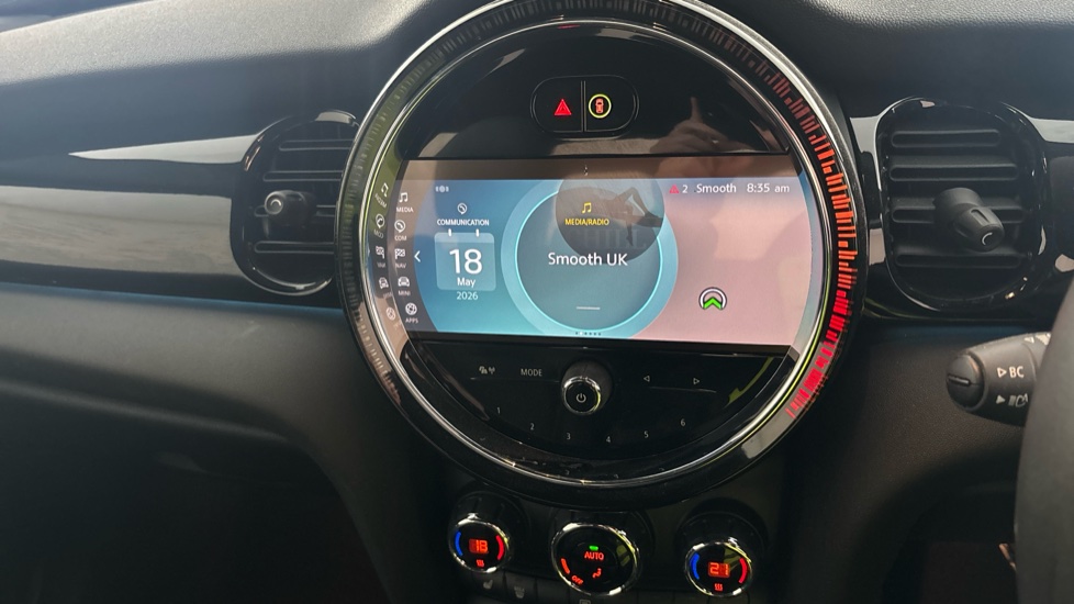 MINI HATCHBACK Image 12