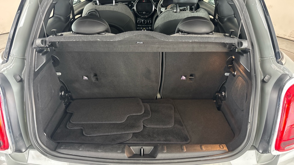 MINI HATCHBACK Image 15