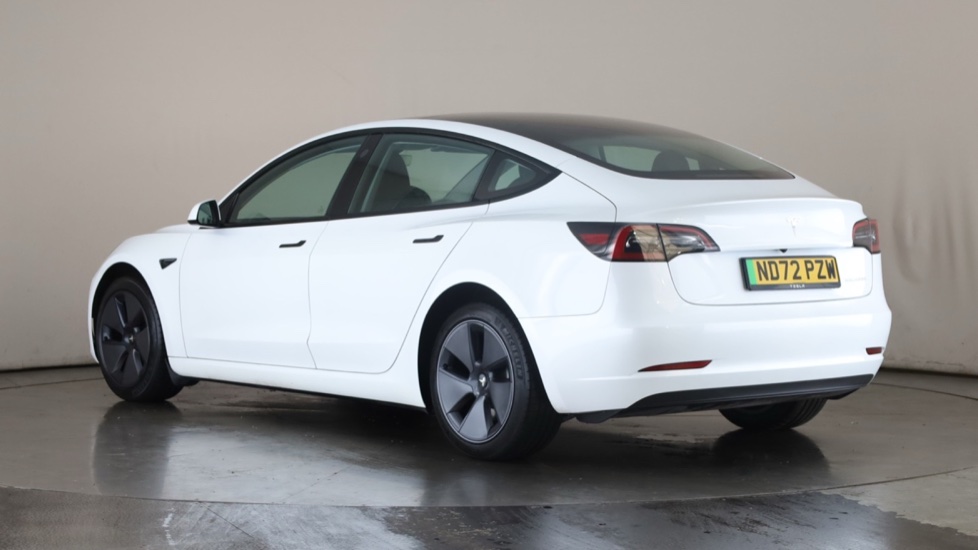 Tesla Model 3 Image 3