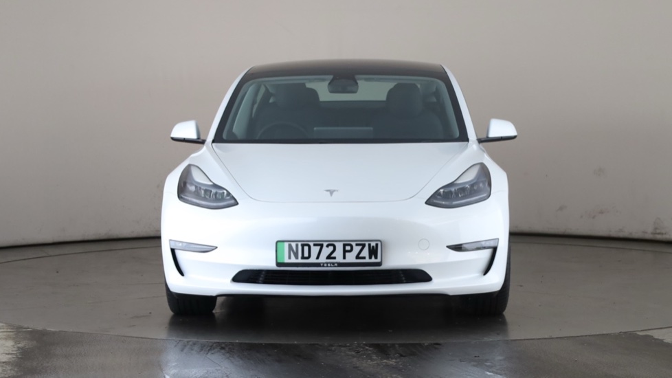 Tesla Model 3 Image 8