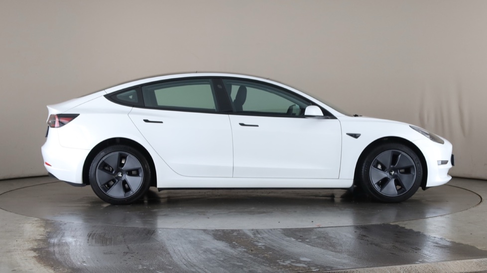Tesla Model 3 Image 6