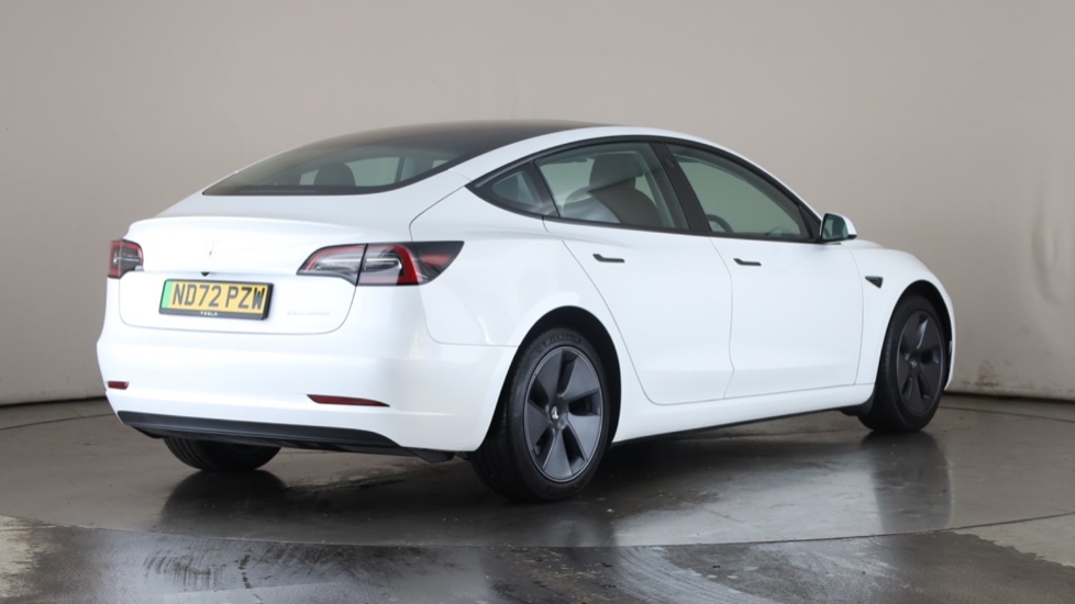 Tesla Model 3 Image 5