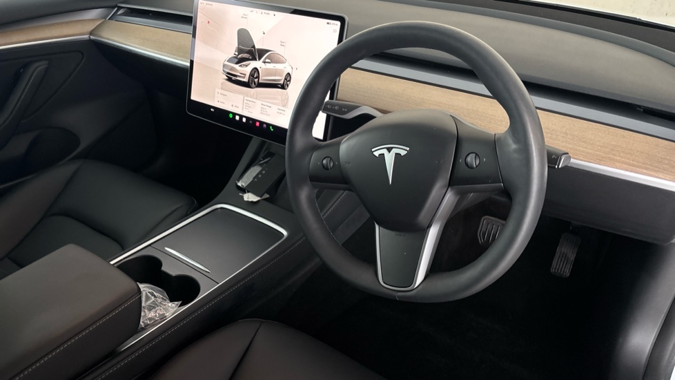 Tesla Model 3 Image 9