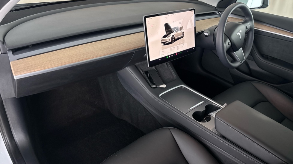 Tesla Model 3 Image 10
