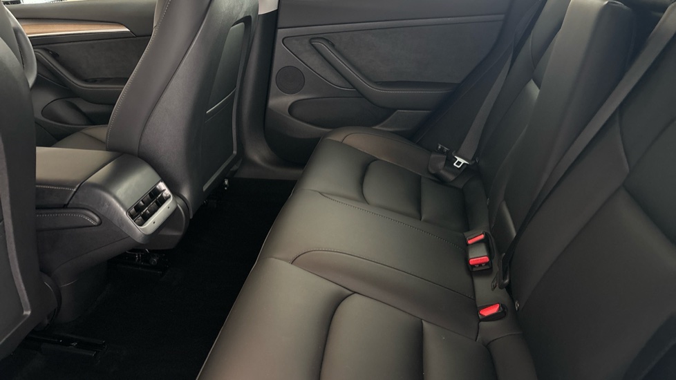Tesla Model 3 Image 14