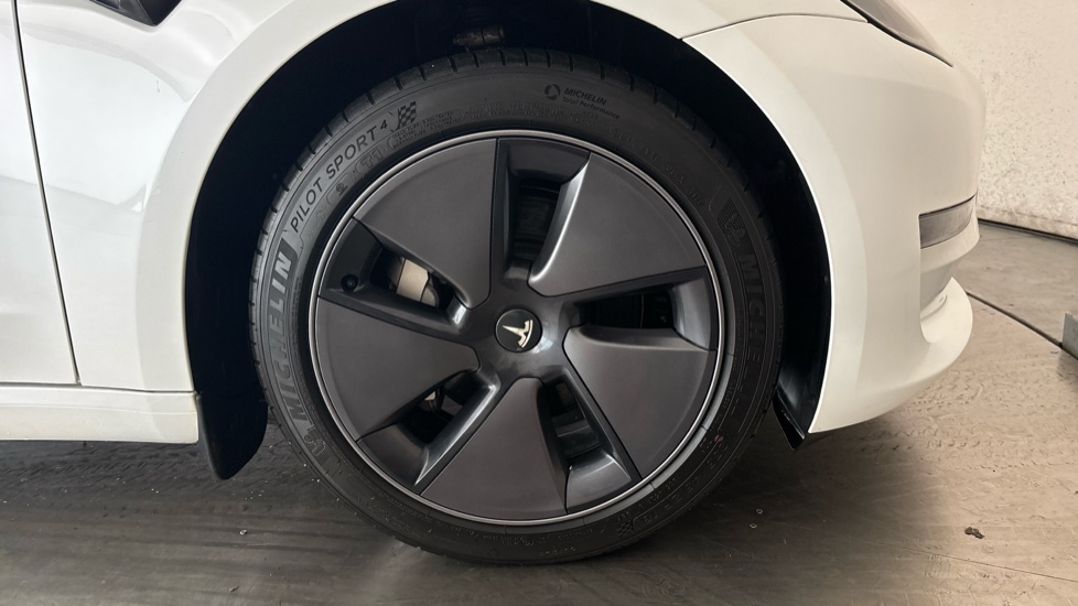 Tesla Model 3 Image 20