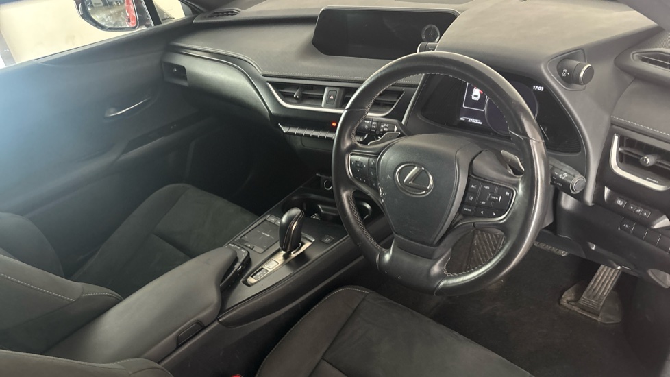 LEXUS UX Image 9