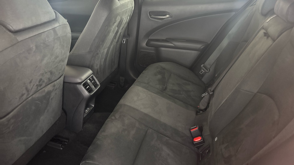 LEXUS UX Image 14